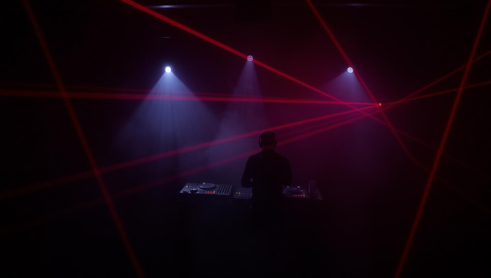 Sam Russakoff performing behind the decks